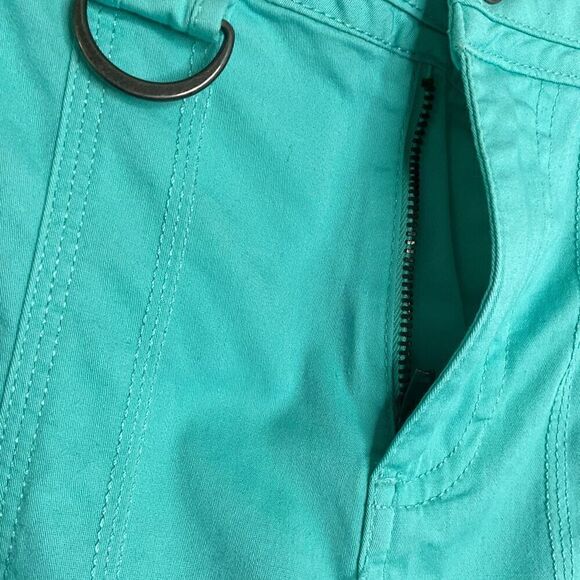 Style & Co Womens Size 8 Capri Pants Green Button Details Pockets Stretch - Picture 8 of 14